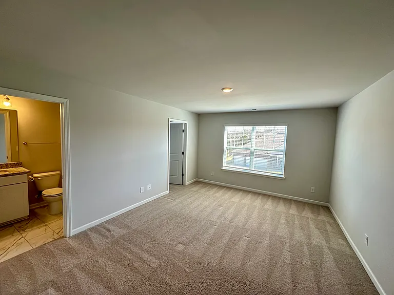 304 Greymoor Ln — Photo 25