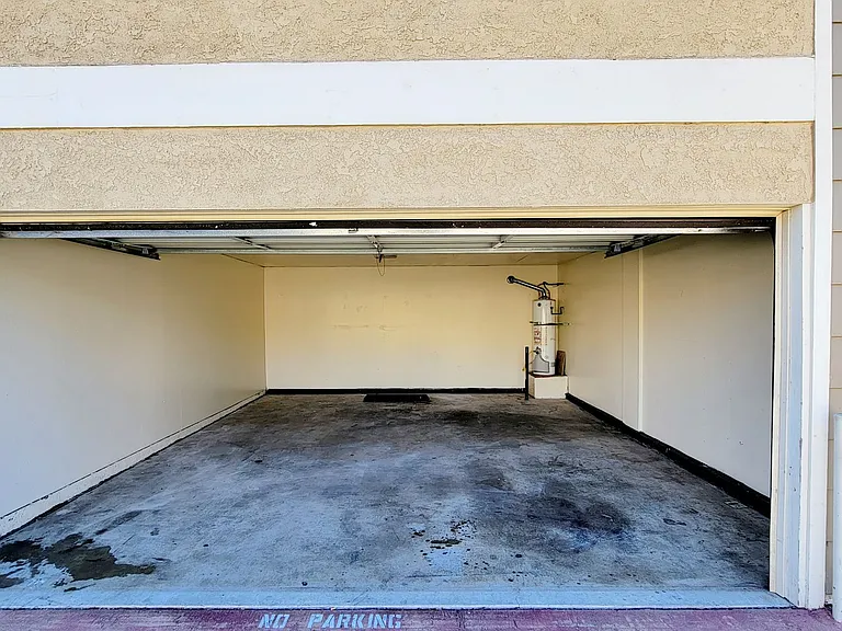 180 S Laurel Ave — Photo 16