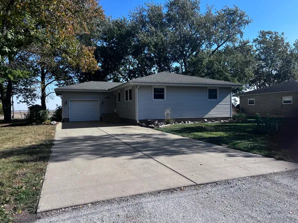 211 Florida Dr, Gifford, IL 61847