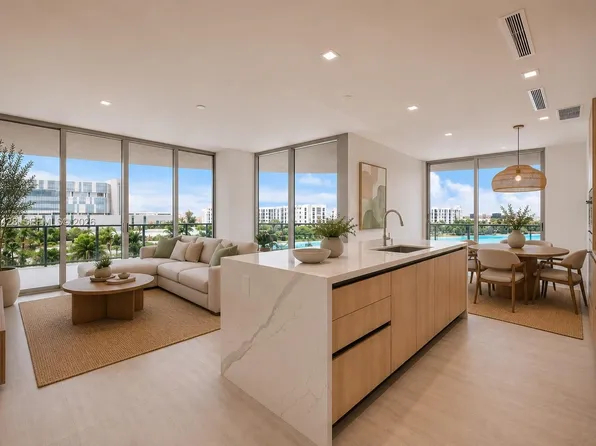 2411 Laguna Cir #306, Miami, FL 33181