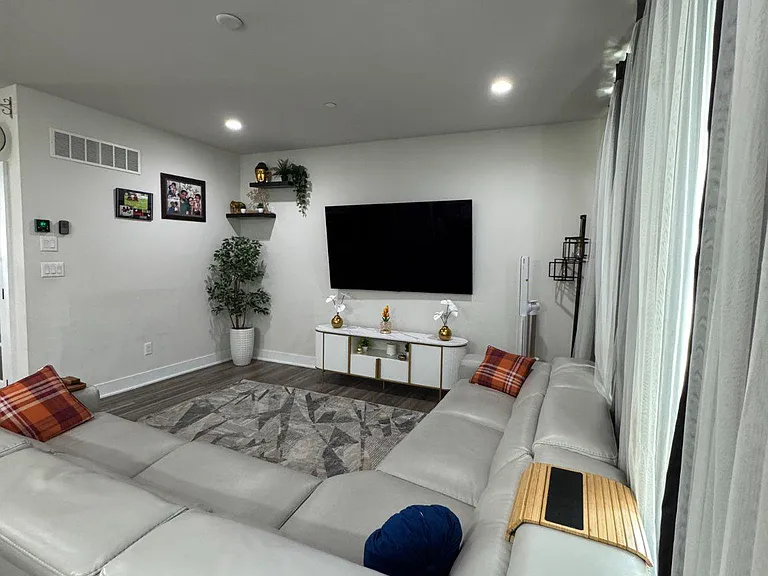 213 Catalpa Ln — Photo 8