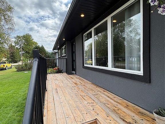 3rd image of 329 Prothero AVENUE W