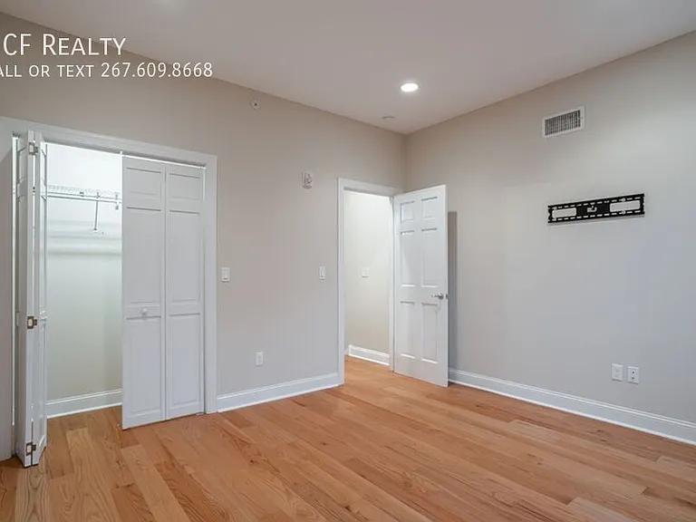 724 N 3rd St #2F — Photo 13