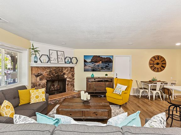 2nd image of 1312 Barranca Blvd