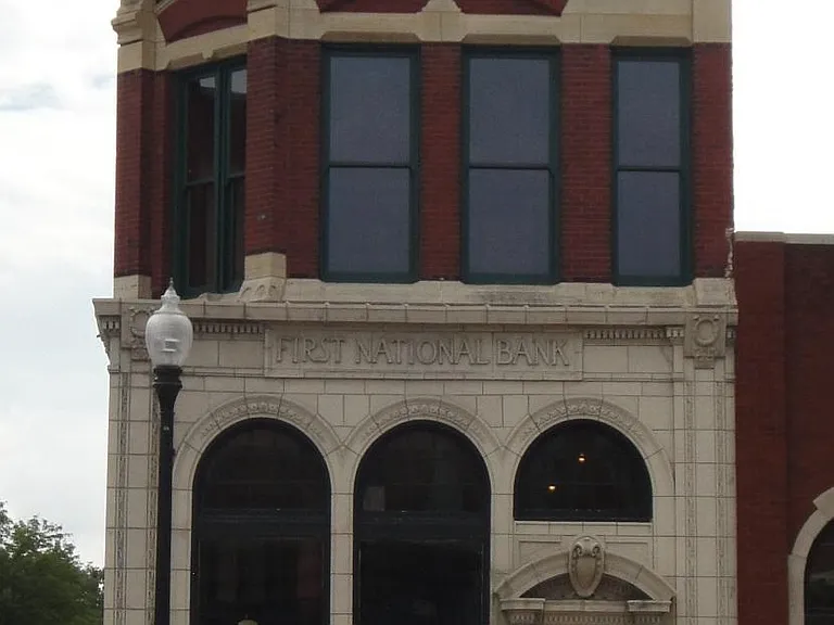 98 E Bremer Ave #203 — Photo 1