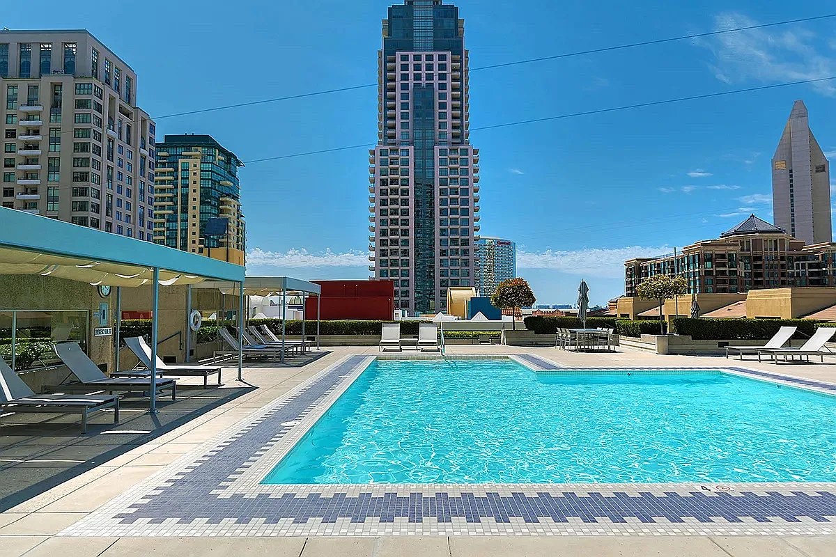 2 bed, 2200 sqft, $10,000 — Photo 2