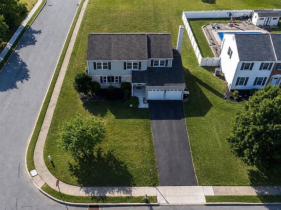 4th image of 140 Elio Cir