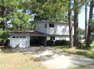 595 Commodore Dr, Livingston, TX 77351