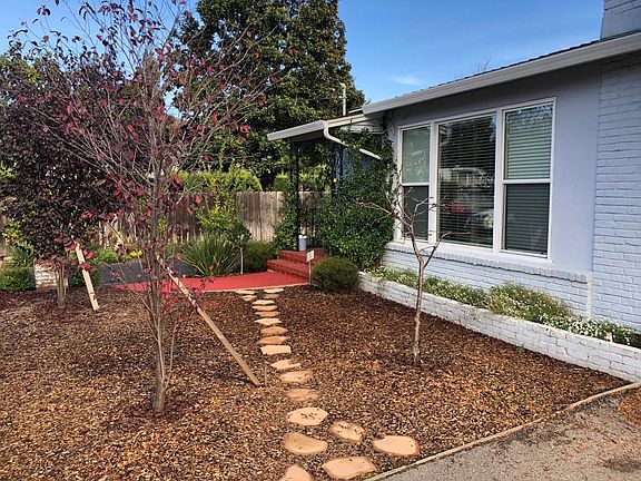 2nd image of 115 Oakwood Dr