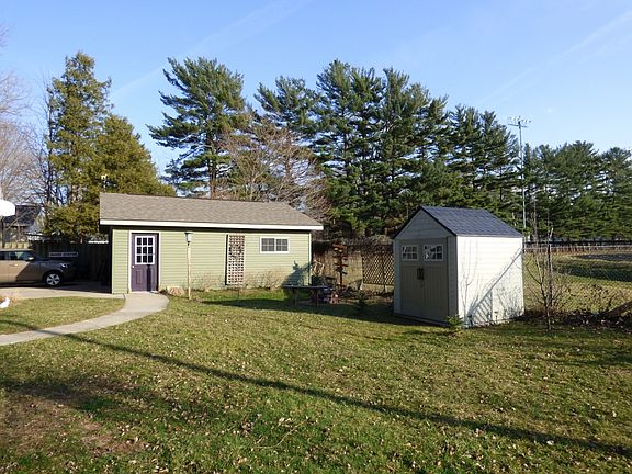 5th image of 844 Phoenix St