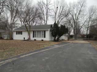 106 Birchwood Dr, Ballwin, MO 63011