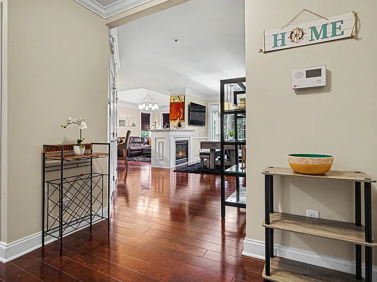 10400 Rosegate Ct #303 — Photo 4