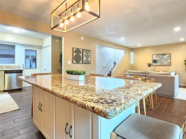 95-625 Nawenewene Cir APT 313, Mililani, HI 96789