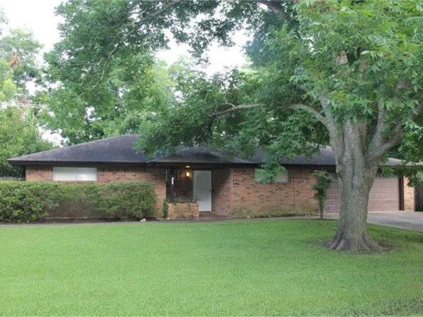 213 Avenue B, Brazoria, TX 77422