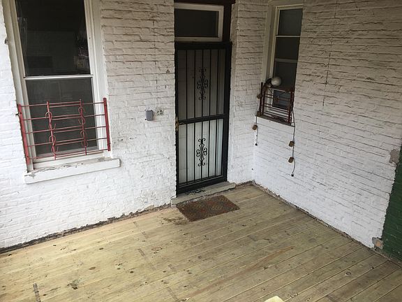 3rd image of 1242 W Winnemac Ave APT 1B