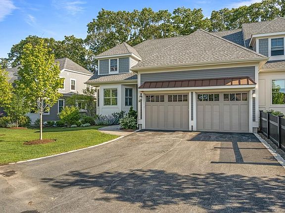 4th image of 38 Woodmere Dr #38