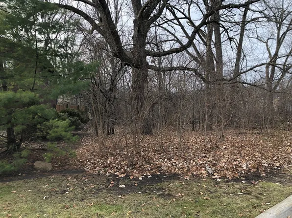 2 Fairview Ave, Lake Forest, IL 60045