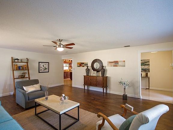 4th image of 2244 Buena Vista Dr