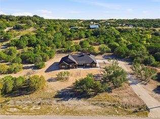 555 Hidden Lk, Bluff Dale, TX 76433