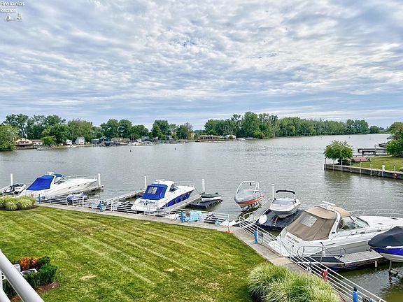 2nd image of 150 Marina Point Dr