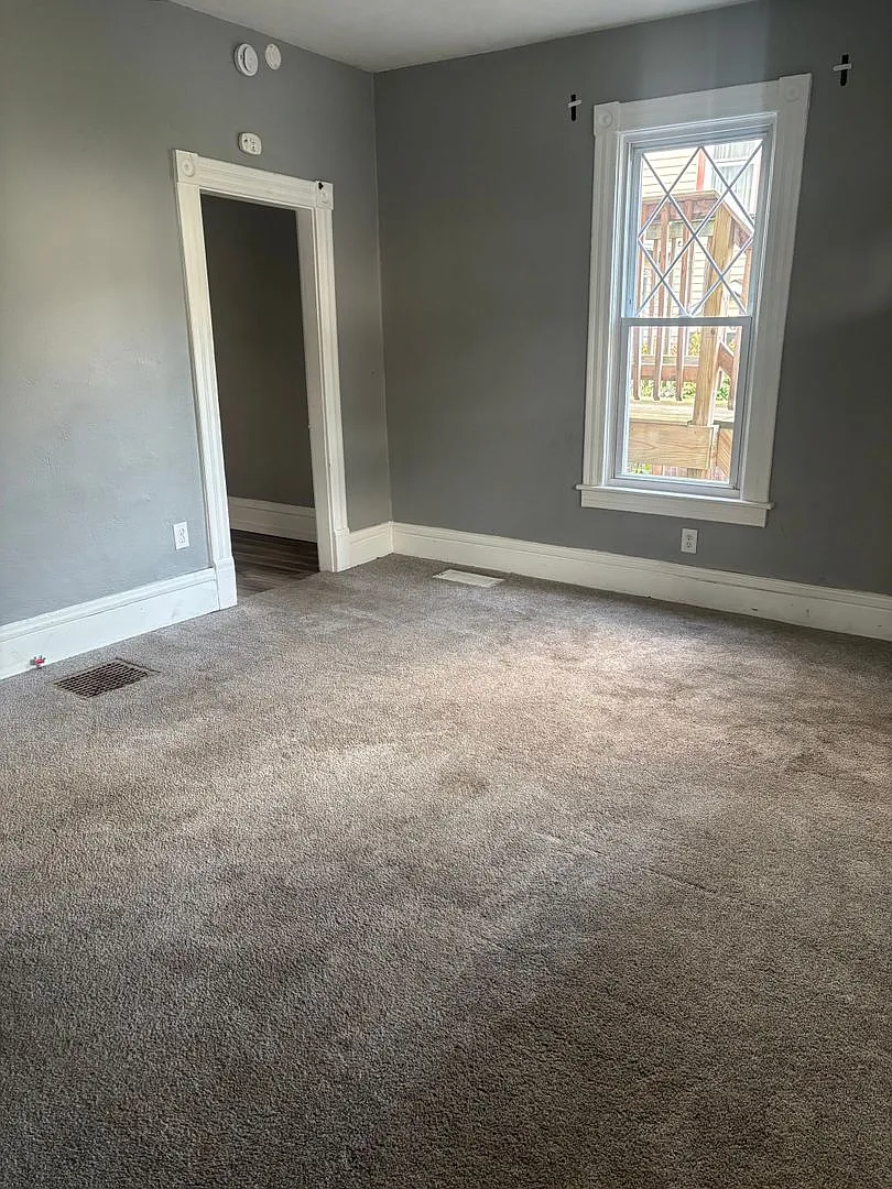 159 Jefferson Ave — Photo 2