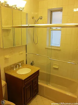 Rented by Realty 2000 Corp | media 7