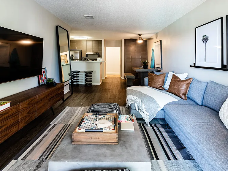 Eight 80 Newport Beach — Photo 31