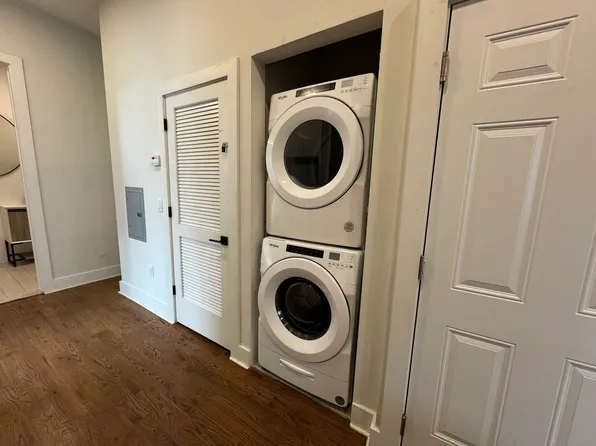 71 Court House Place image 2 of 6