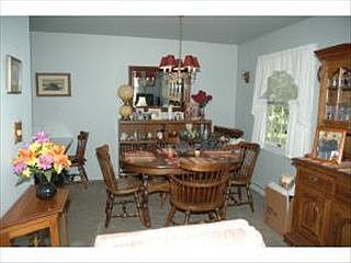 3rd image of 958 Echo Ave