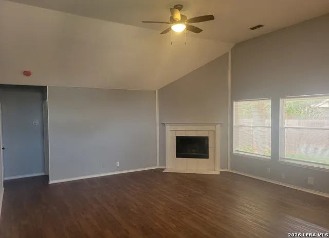 3 bed, 2.0 bath, 1628 sqft, $1,785 — Photo 2