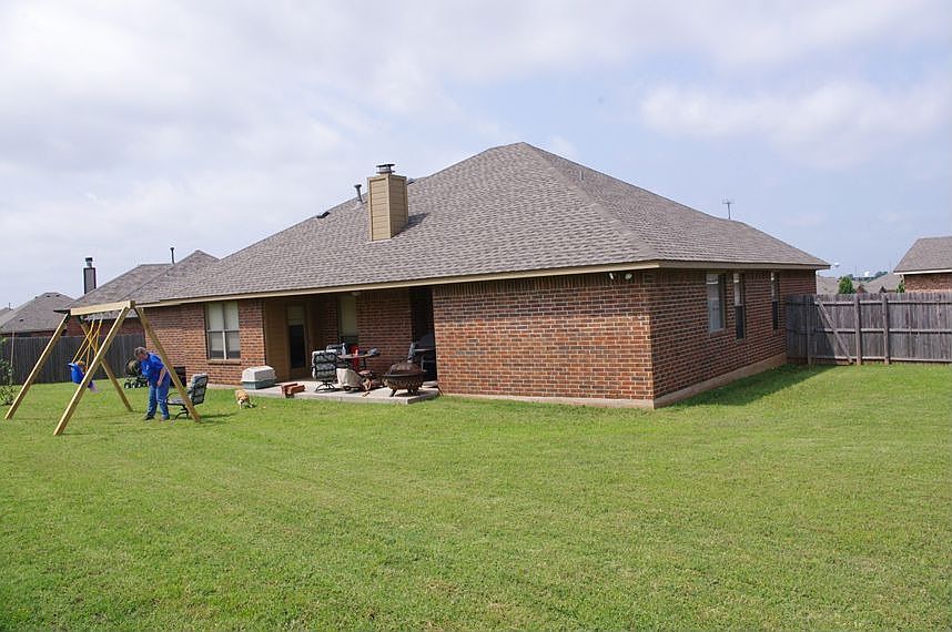 2nd image of 2621 SE 94th Cir