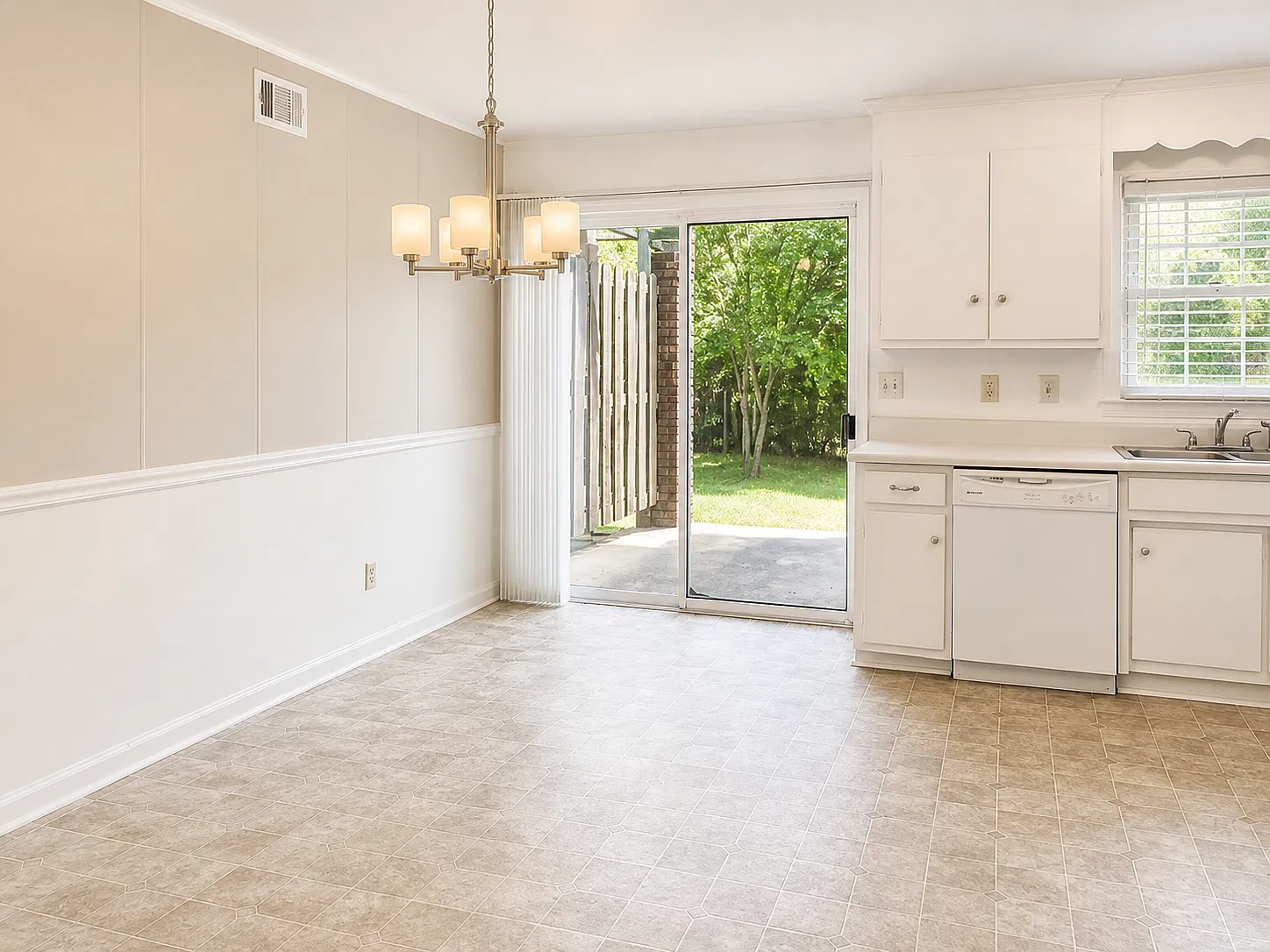2 bed, 1.5 bath, 1088 sqft, $1,200 — Photo 3