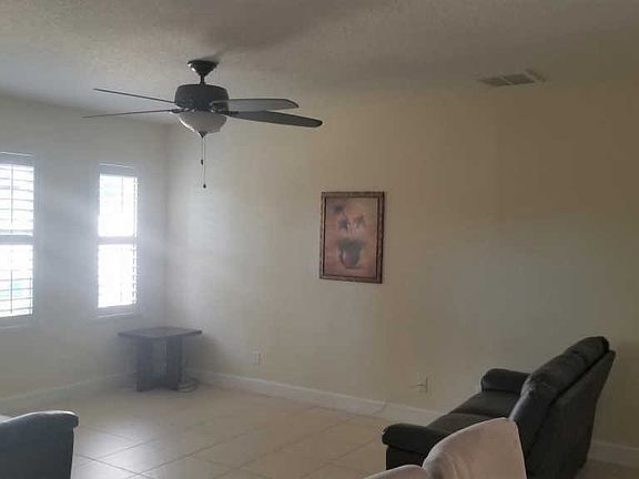 3rd image of 762 Ventura Dr