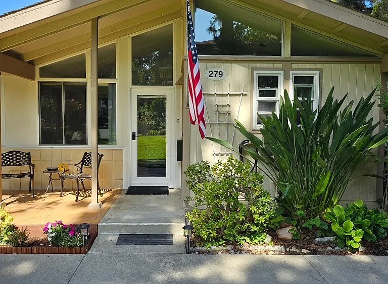 279 Avenida Carmel #C — Photo 1