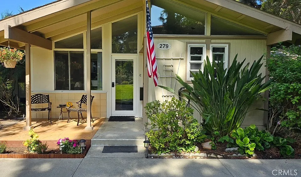279 Avenida Carmel #C