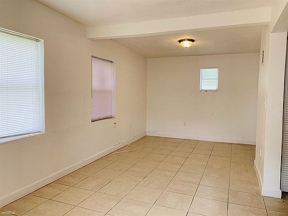 5th image of 719 NE 86th St #10532747