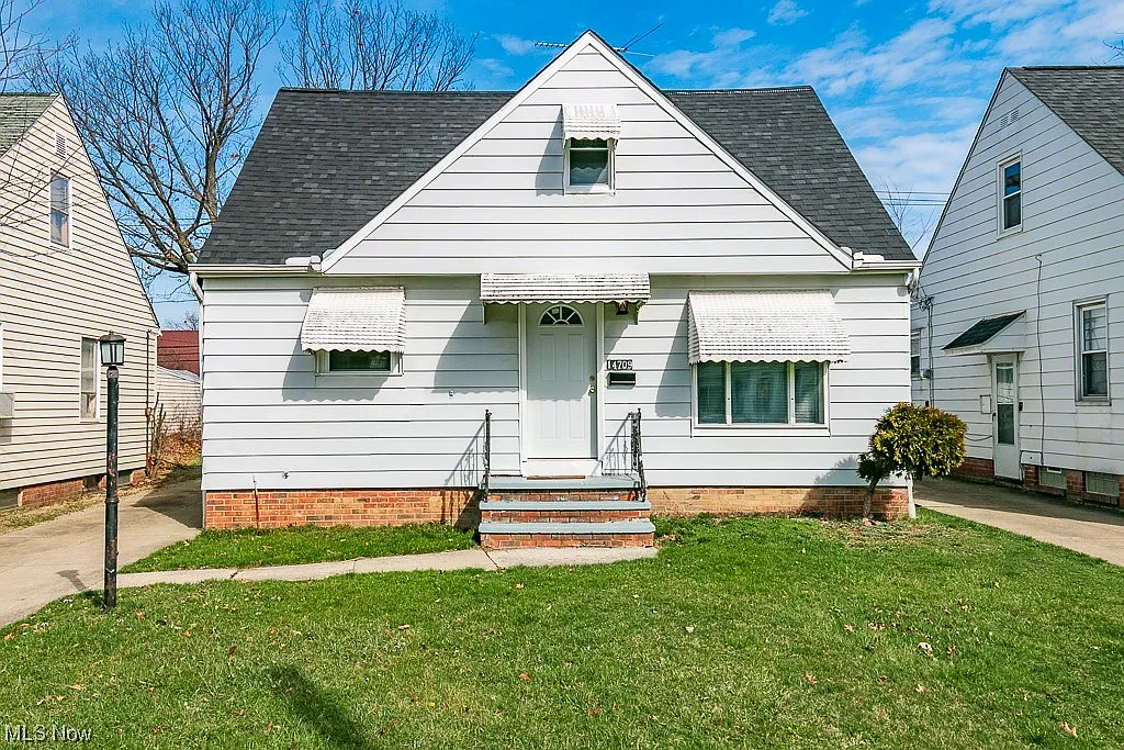 14709 Brunswick Ave photo 1