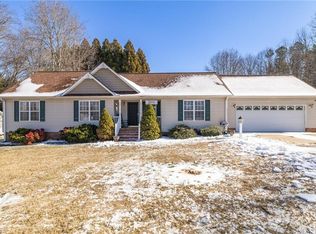 12 Braxton Ln, Thomasville, NC 27360