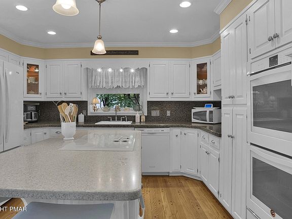 5th image of 167 Balson Rd
