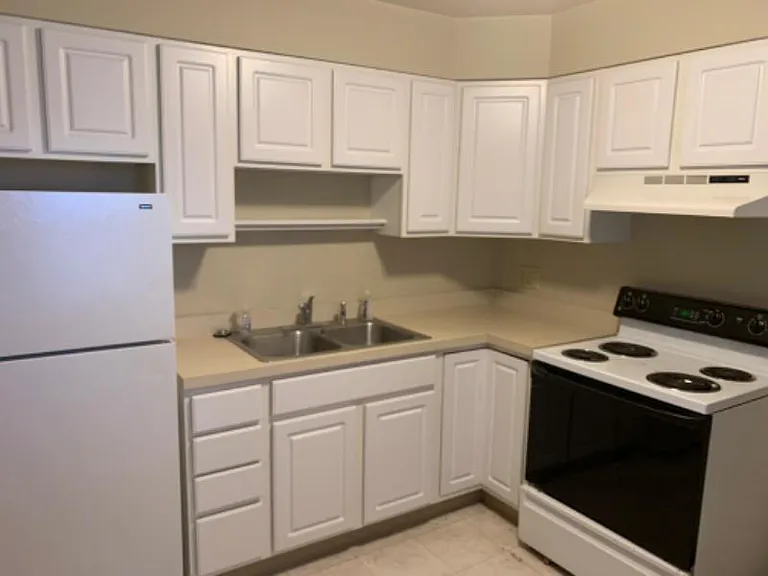 1106 Sells Ave #I — Photo 4