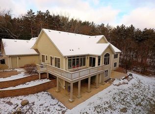 W5476 Whitetail Trl, Whitewater, WI 53190