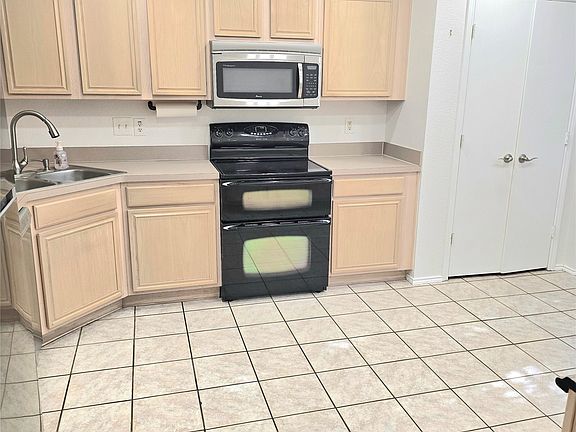 3rd image of 2633 Trabuco Canyon Rd