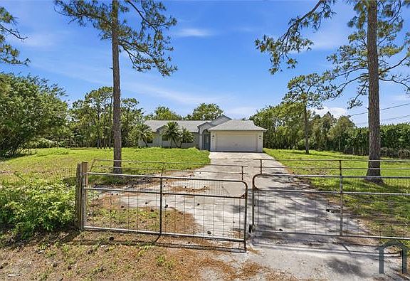 2nd image of 17958 Orange Grove Blvd