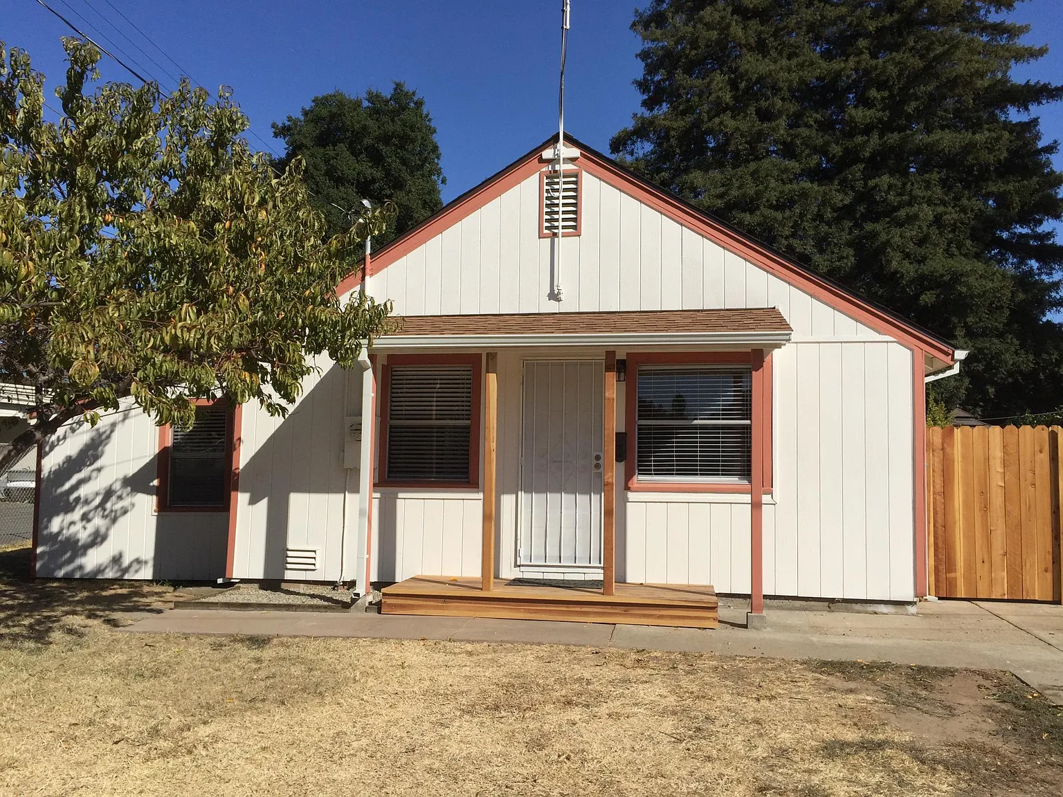 2801 23rd Ave photo 1