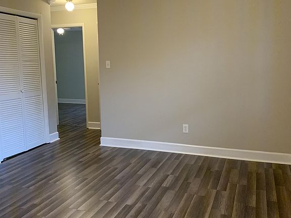3rd image of 11825 E Gateway Dr SE #B-1