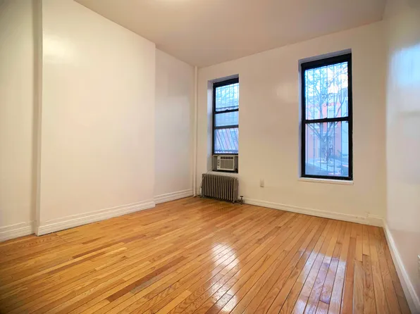 630 President Street image 4 of 9