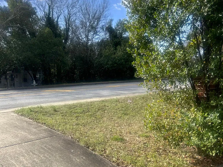 2924 Millerfield Rd — Photo 5