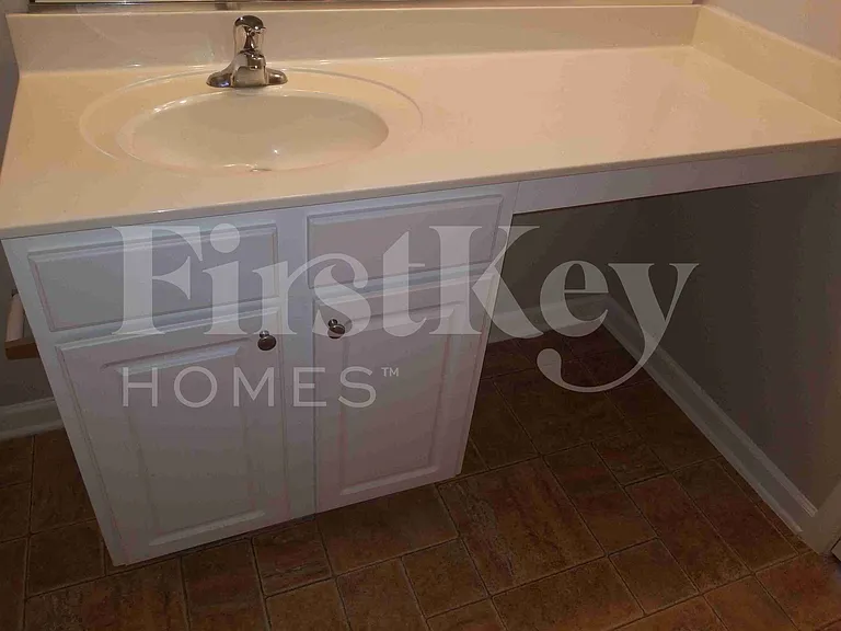 136 Rockbridge Ct — Photo 16