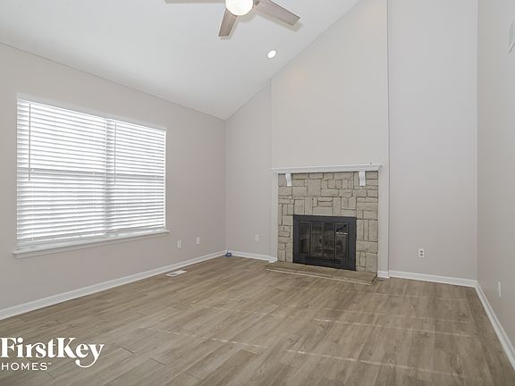 2nd image of 1106 Park Dr