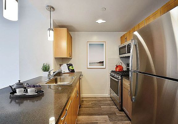 3rd image of 229 Chrystie St APT 1403